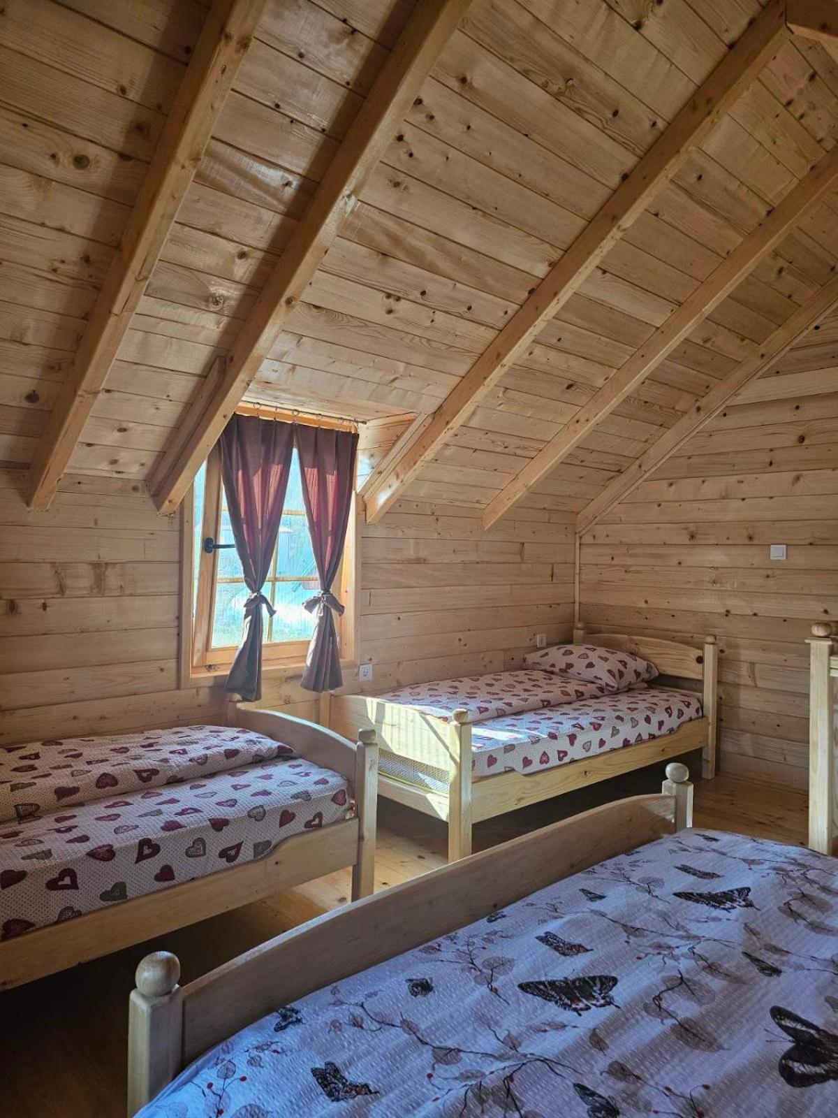 מויקובאץ Konaci Oceva Zemlja Bungalovi Konaci Oceva Zemlja Vikendica מראה חיצוני תמונה